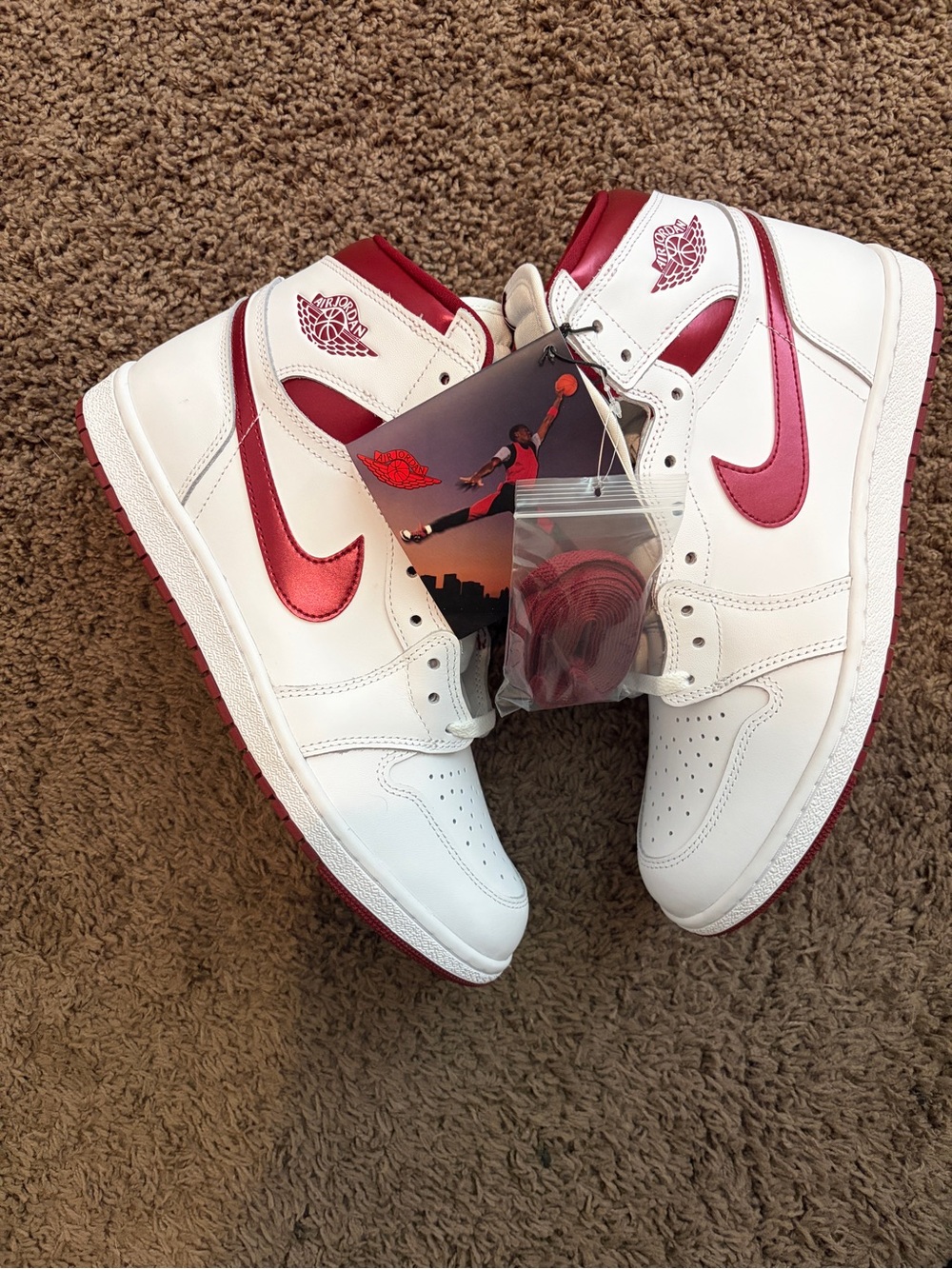 Jordan 1 high og metallic burgundy